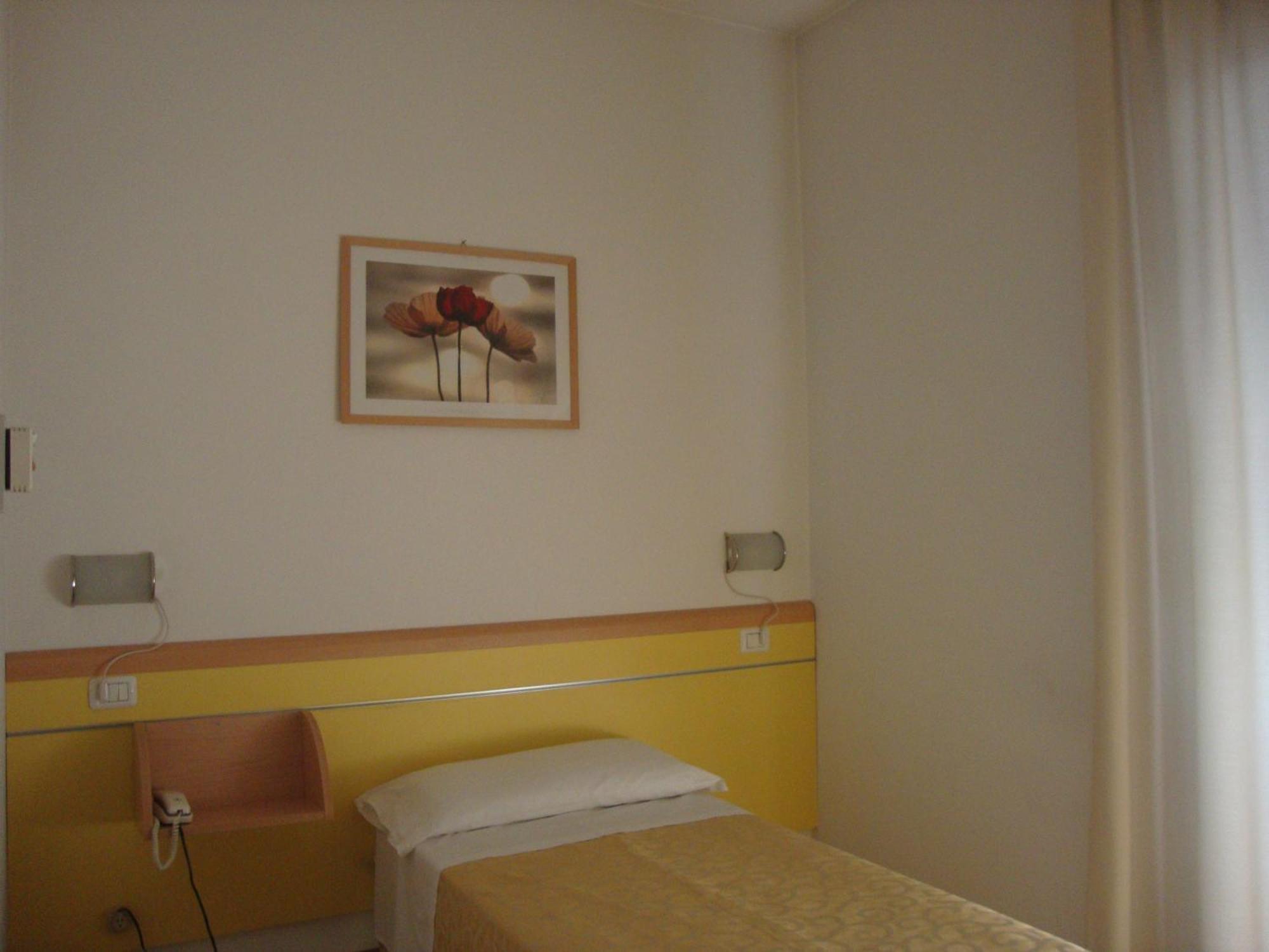 Hotel Savio Чезена Екстериор снимка