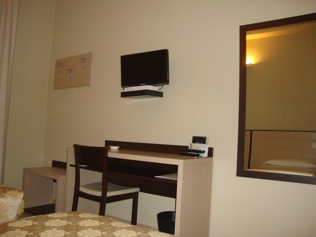 Hotel Savio Чезена Екстериор снимка